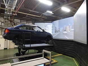 東北大学所有のドライビングシミュレータを涌谷工場へ移設