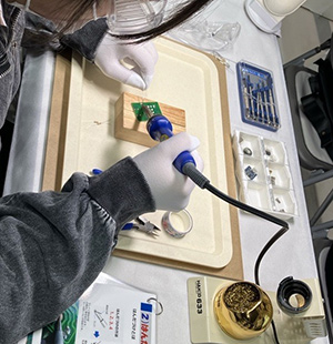 ラジオ制作に挑戦する参加者